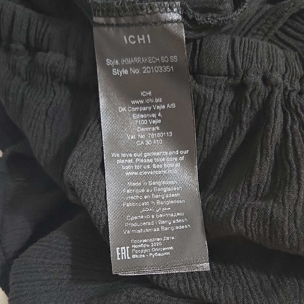 Chic Black Ruffle Blouse - Picture 5 of 6